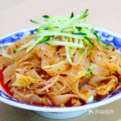 雙輪驅(qū)動(dòng) 二寶餐飲孟津工廠店的品牌管理策略